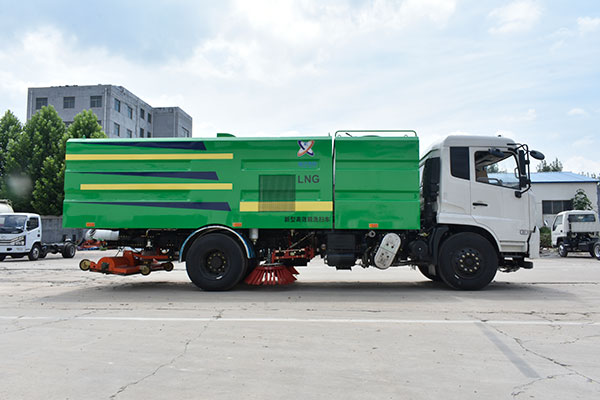 三利東風天錦滾掃式洗地車