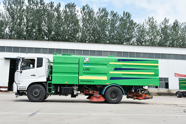 自動(dòng)吸泥吸水滾掃式洗地車