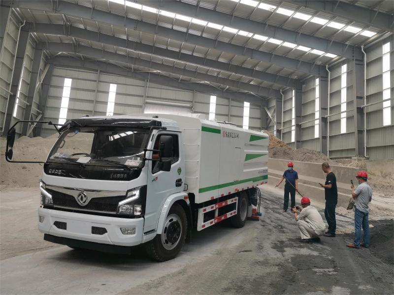 滾掃式吸塵車(chē)